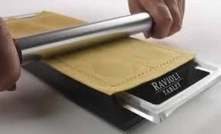 Faitout One Pot D22 4L Céramique Flame Emile HENRY Fusain -Cuisine Cuisson Magasin faitout one pot d22 4l ceramique flame emile henry fusain 2