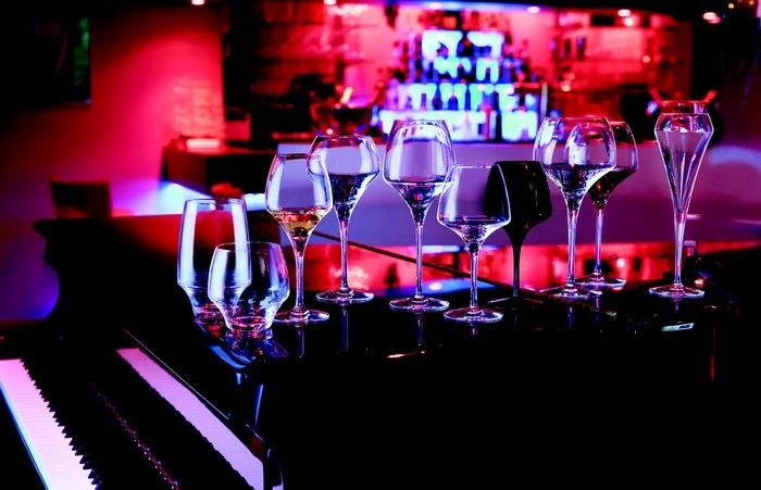 Mijoteuse Cocotte Ronde Fonte émaillée INVICTA Bleu Réglisse D32 4 Mijoteuse Cocotte Ronde Fonte émaillée INVICTA Bleu Réglisse D32 – Image 2